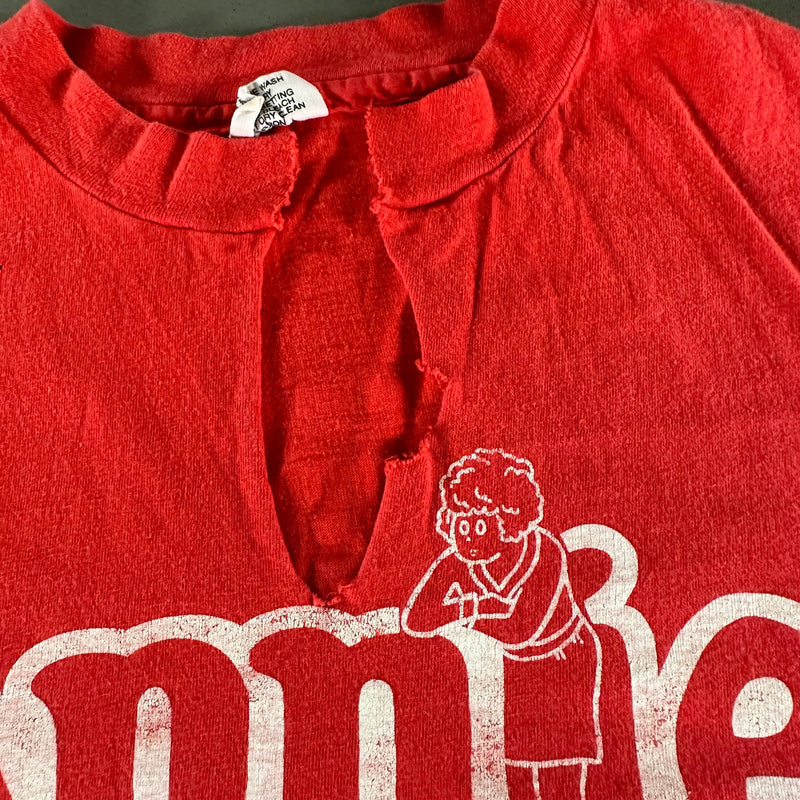 Vintage 1980s Annie T-shirt size XL