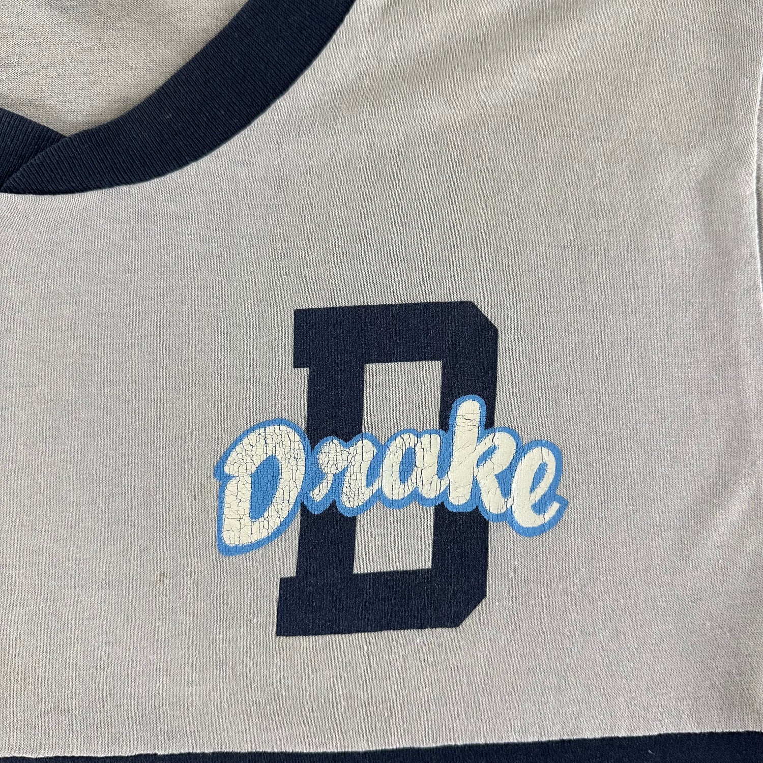 Vintage 1980s Drake University T-shirt size Medium