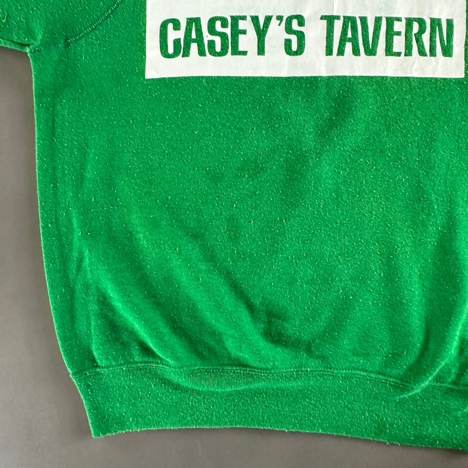 Vintage 1980s Tavern Sweatshirt size Large