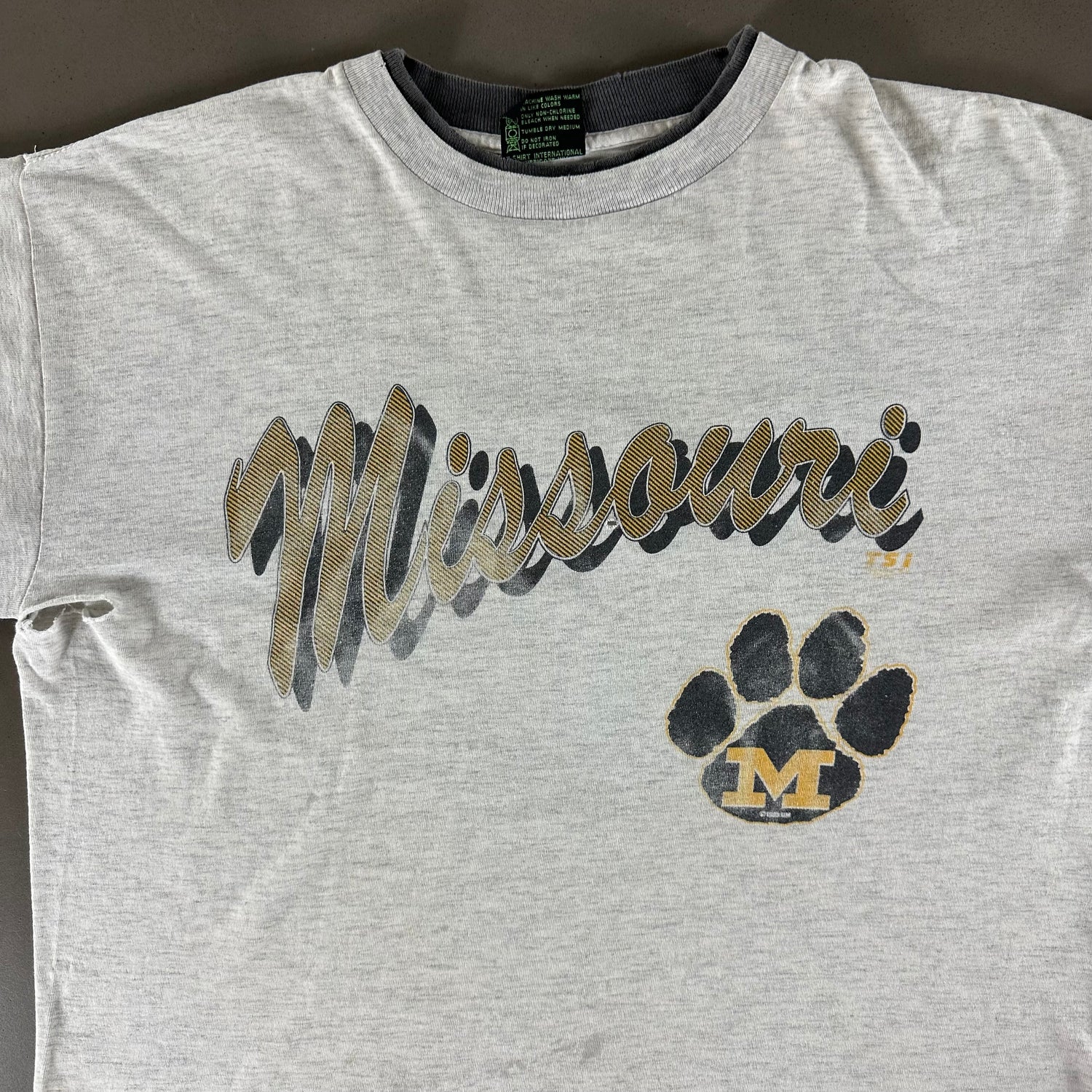 Vintage 1990s University of Missouri T-shirt size Large